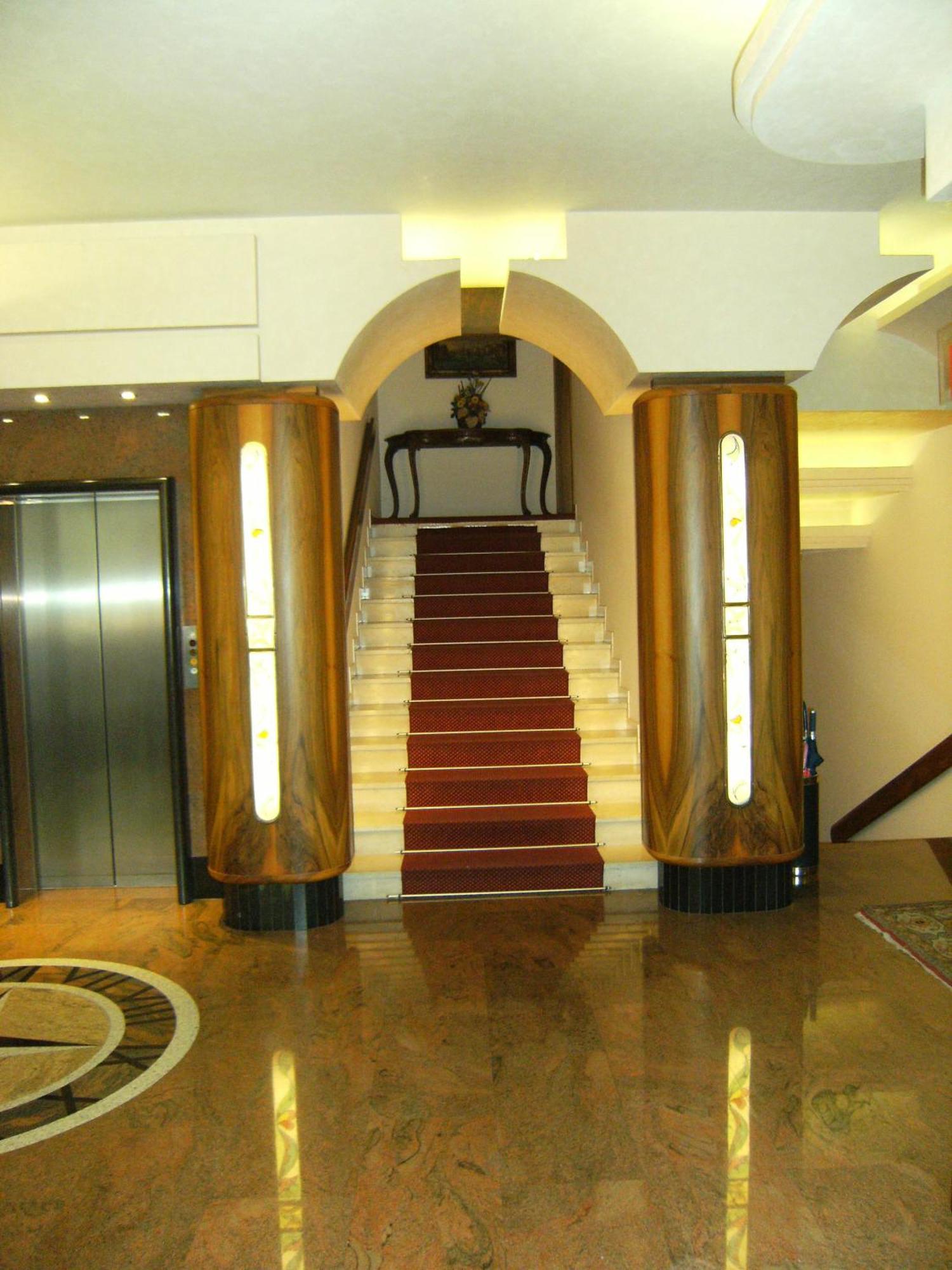 Hotel Europa Бібіоне Екстер'єр фото